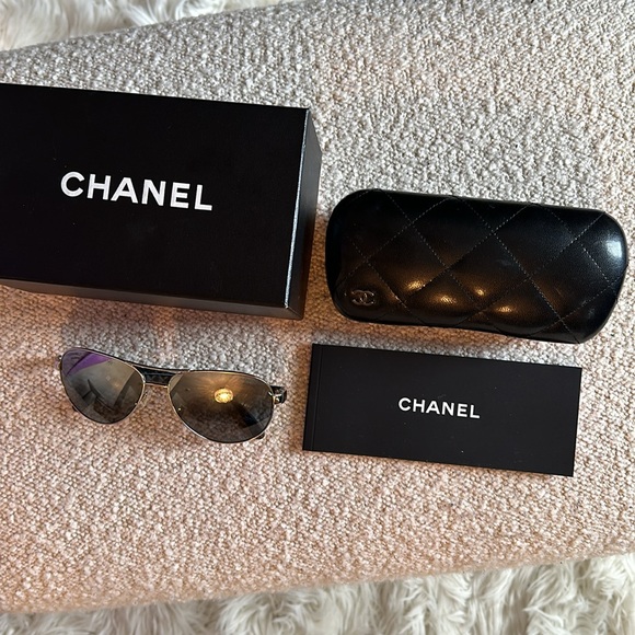 CHANEL Silver and White Polarized Aviators - Picture 9 of 9